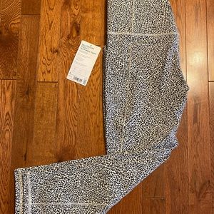 Athleta Salutation Stash Pocket II Textured Tight